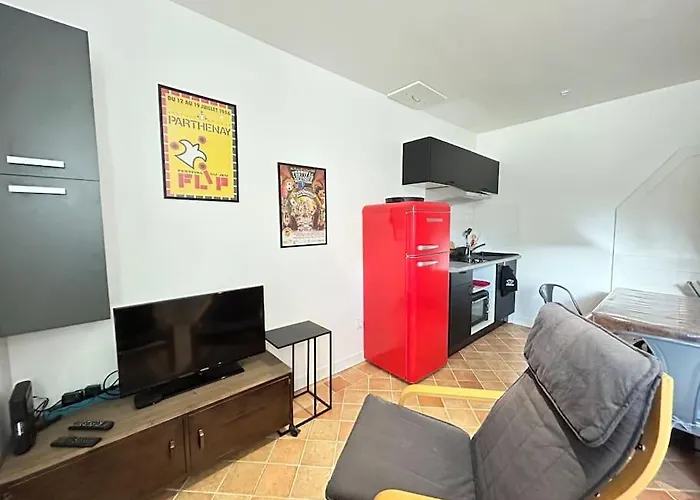 Centre-ville - Maison Avec 1 Holiday home Parthenay